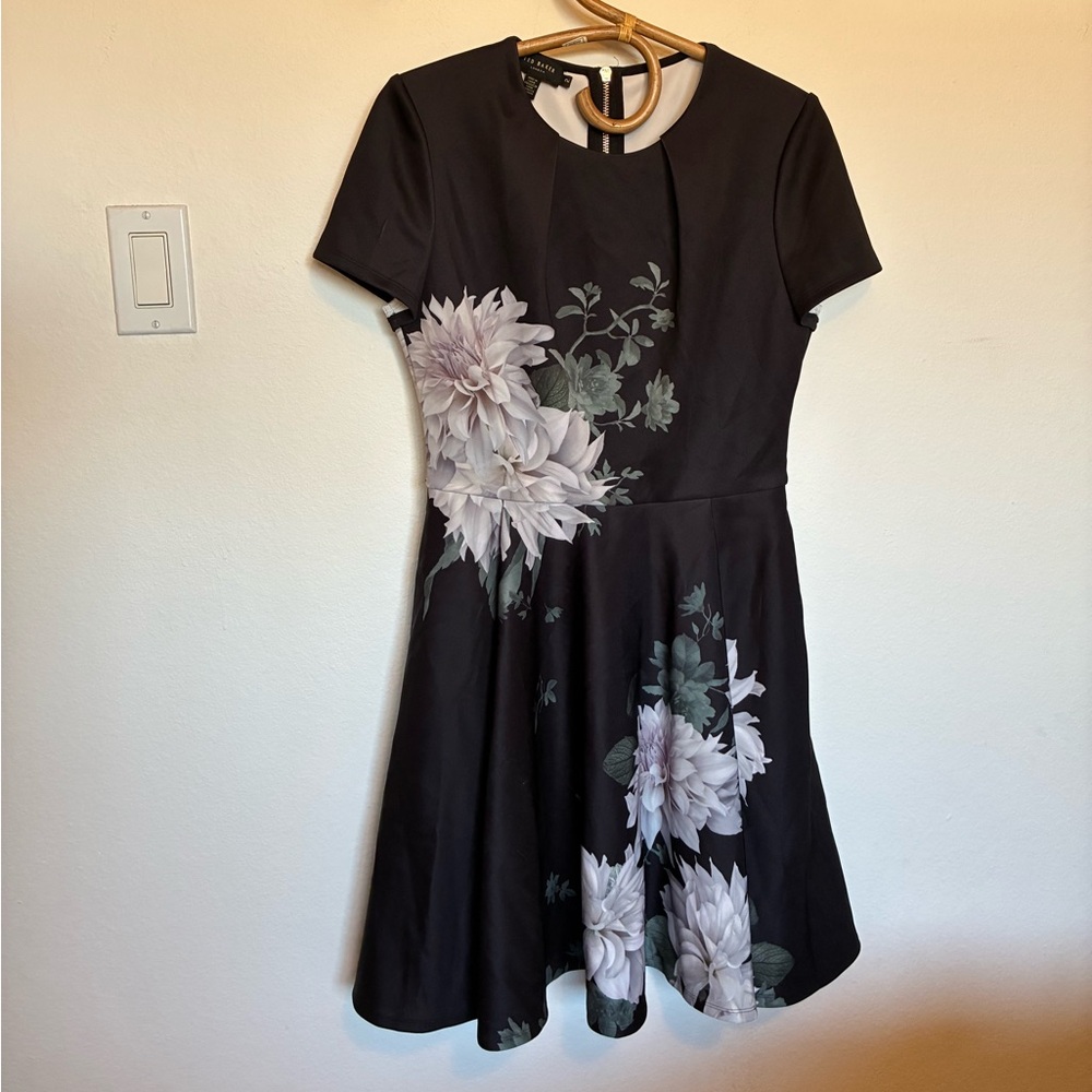 Ted Baker Luicy Clove Black Floral Print Skater Dress Womens Size 6 (TB 2)